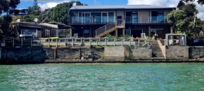 Waterfront Location holiday accommodation
